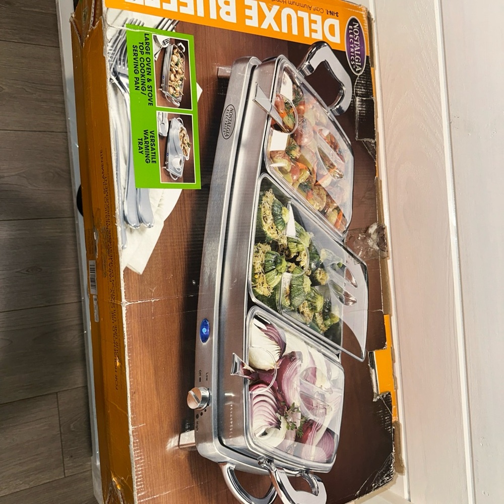 Nostalgia Electrics DBS-999 3-in-1 Deluxe Buffet Server brand new never used